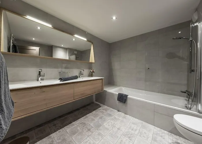 Lejlighed 4 Bedrooms Penthouse In 1650 *