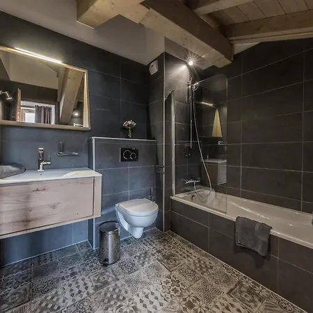 4 Bedrooms Penthouse In 1650 아파트 쿠쉐벨